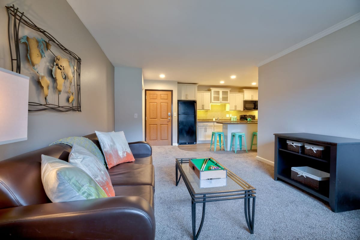 Photos of Berrytree Apartments near Michigan State University East